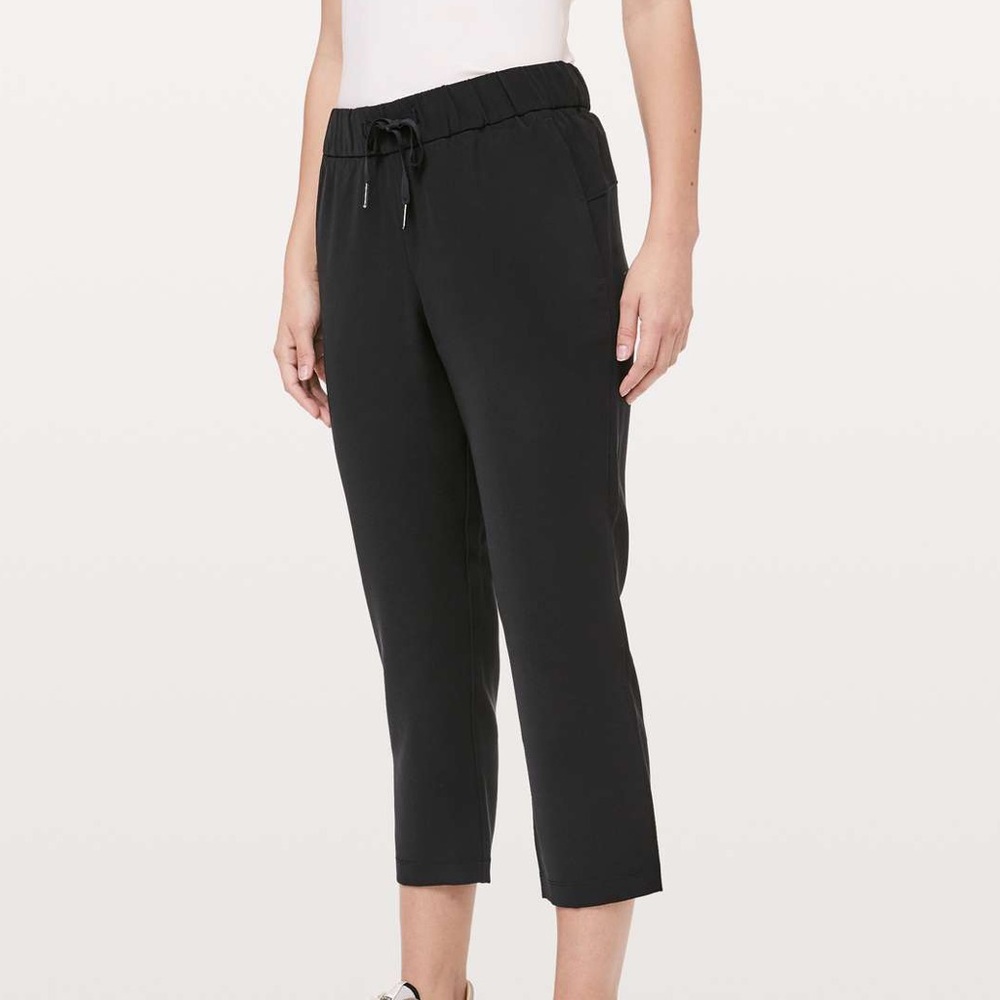 Lululemon On the Fly Crop in Black